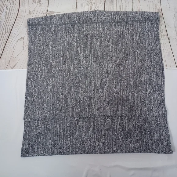 NWOT Lululemon Vinyasa Customizable Gray Snap Scarf Wrap Warmer Reversible